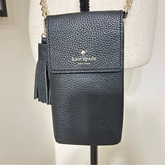 kate spade Handbags - Kate Spade Black Pebbled Leather Crossbody Bag